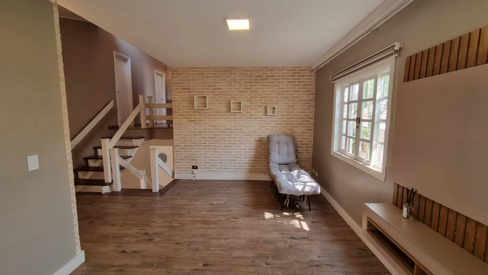 Imagem Oportunidade: Linda Casa Reformada no Alphaville Residencial 9