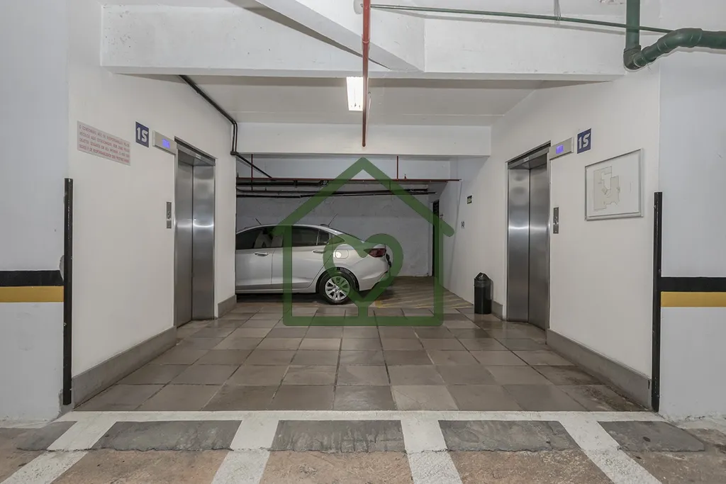 Imagem Loja térrea à venda com 45m² de área privativa, + mezanino, 1 banheiro e 1 vaga escriturada. A L...