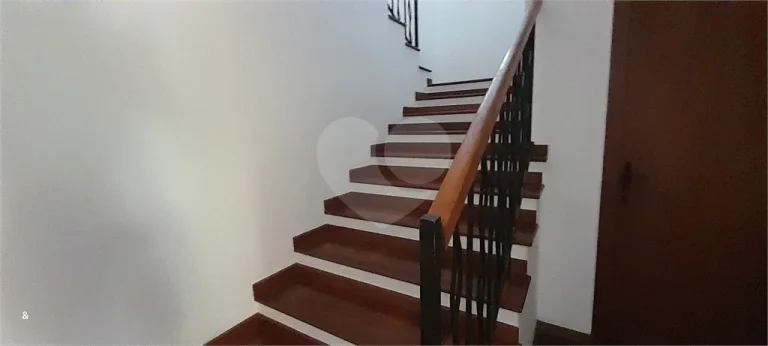 Imagem Sobrado à venda com 4 quartos, sendo 4 suítes, em Real Parque, São Paulo - SP