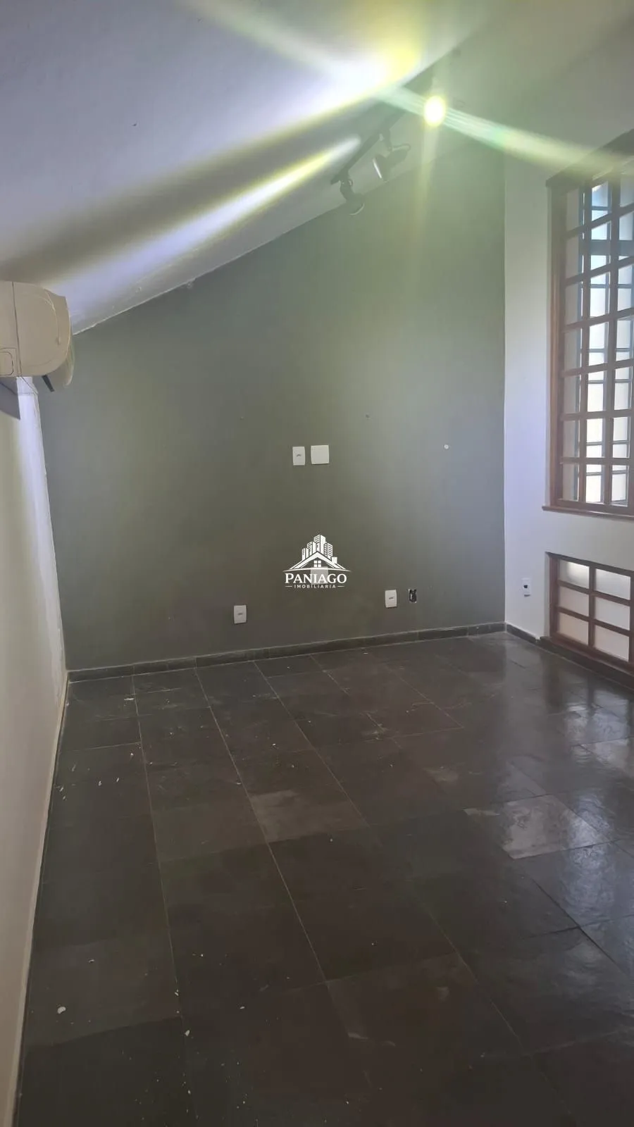 Imagem SOBRADO IMOBILIADO NO BAIRRO RIBEIRÃO DA PONTE