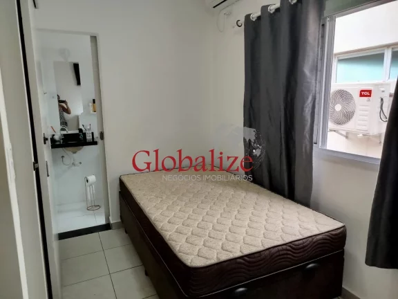 Imagem Sobrado com 3 banheiros, 1 social e 2 suítes com garagem privativa possui ar condicionado São Jorge -Santos R$425.000