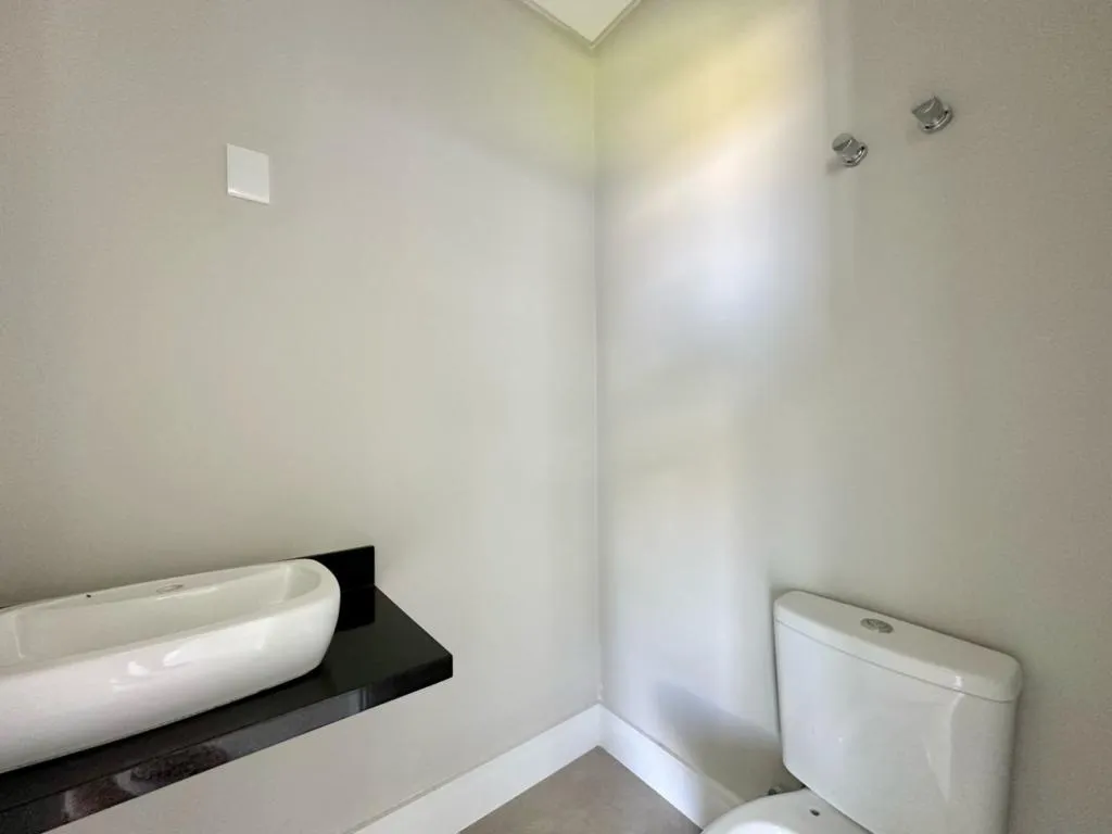 Imagem Casa em Condominio 4 Dormitórios - Bairro Araçá