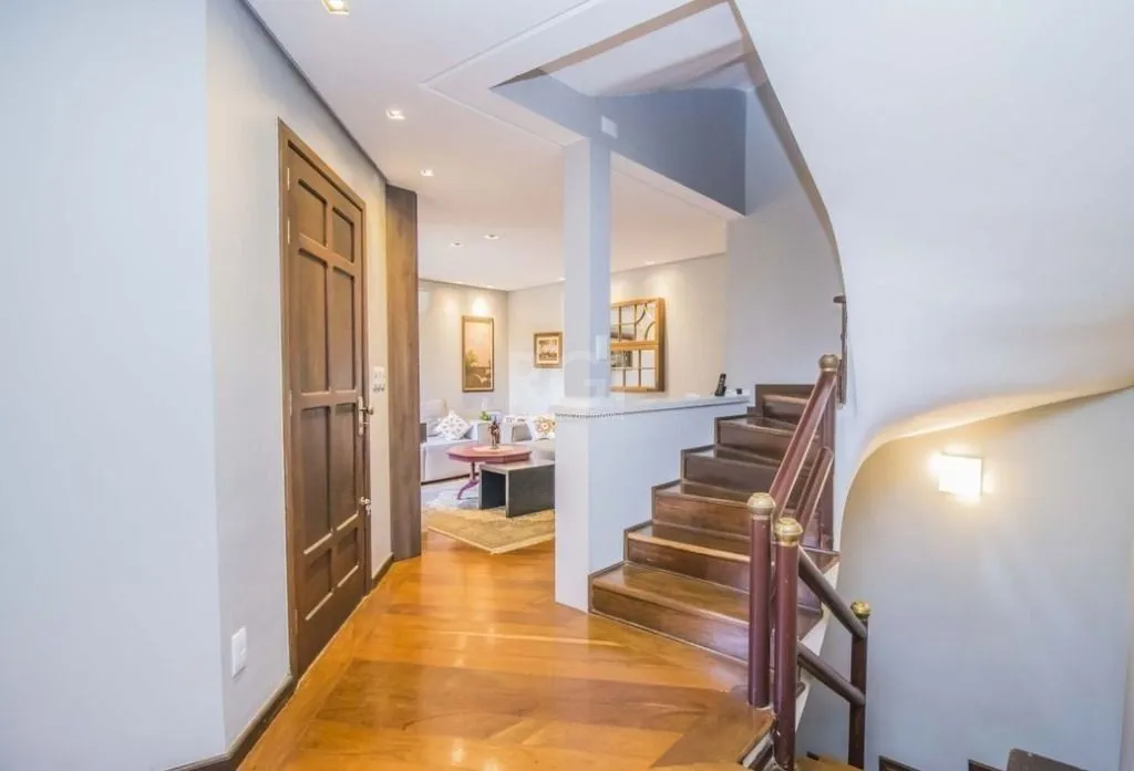 Imagem Casa para Comprar com 199 m² por R$ 1.180.000,00 - Boa Vista - Porto Alegre/RS