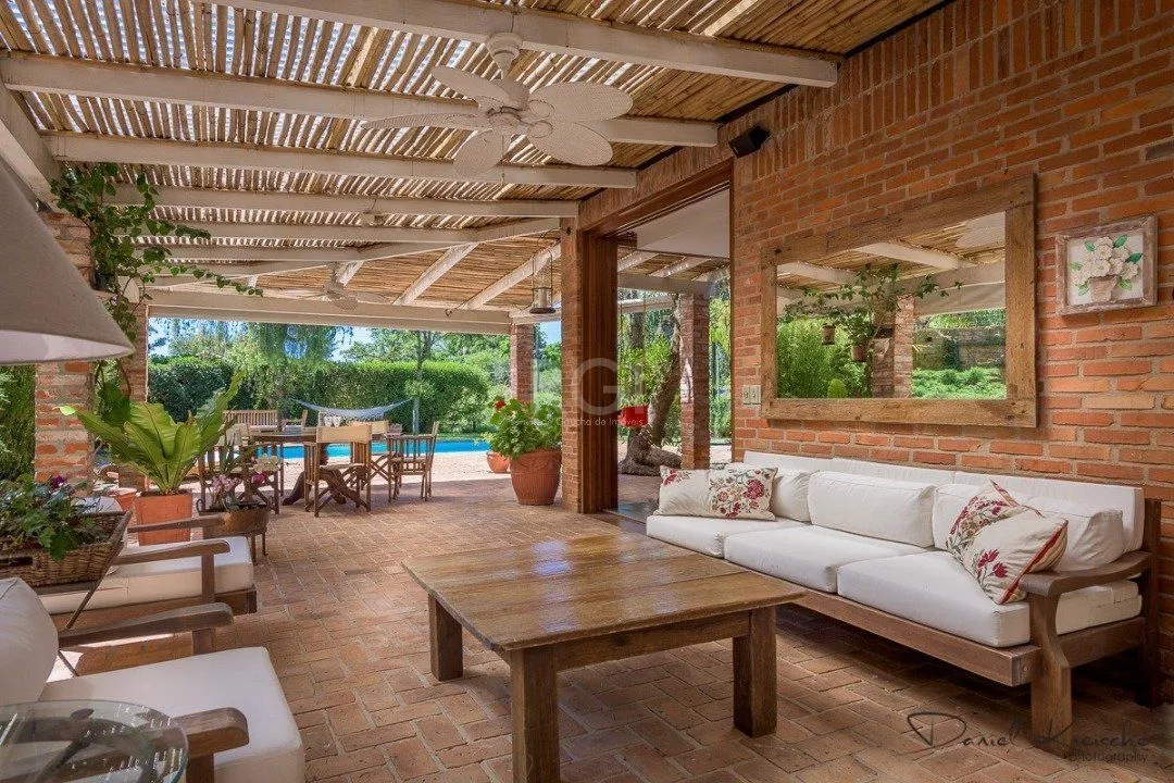 Imagem Casa para Venda - 418m², 5 dormitórios, sendo 1 suites, 6 vagas - Tristeza
