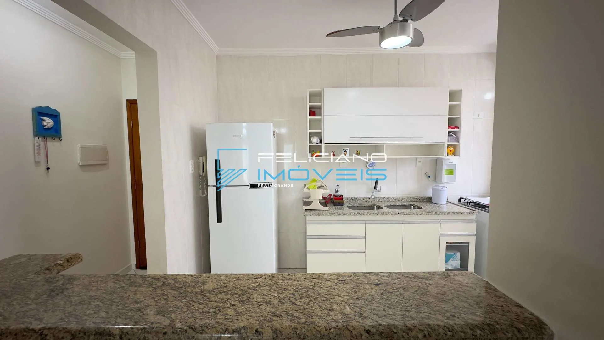Imagem Apartamento na Ocian com 2 dormitórios e área de lazer.