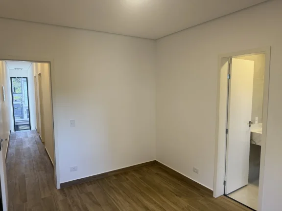 Imagem Casa a Venda com 3 Suítes e Piscina - Muito Conforto!