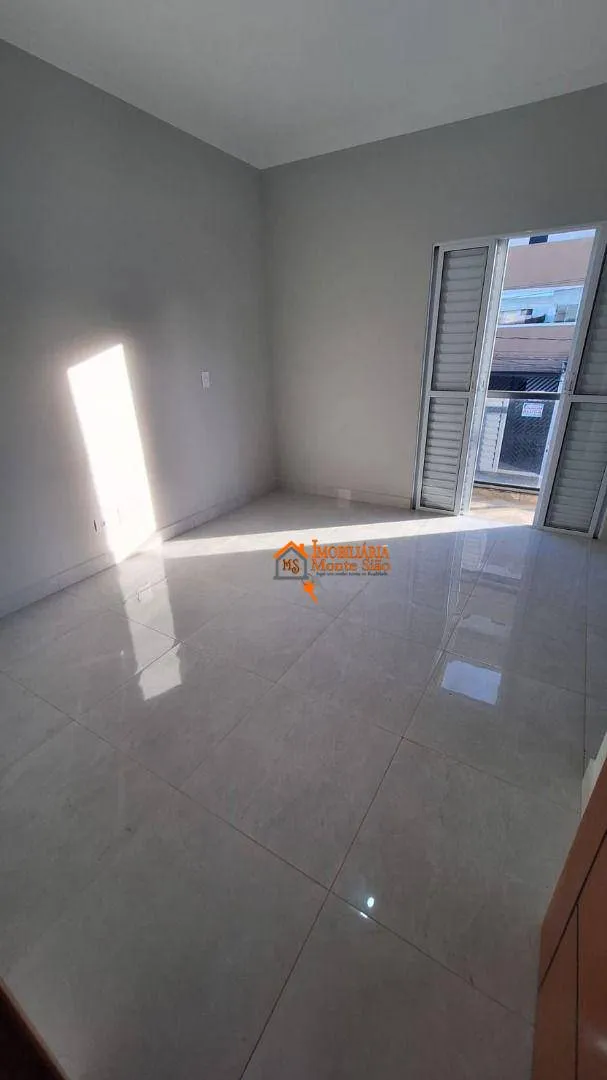Imagem Sobrado com 3 dormitórios à venda, 186 m² por R$ 930.000,00 - Carmela III - Guarulhos/SP