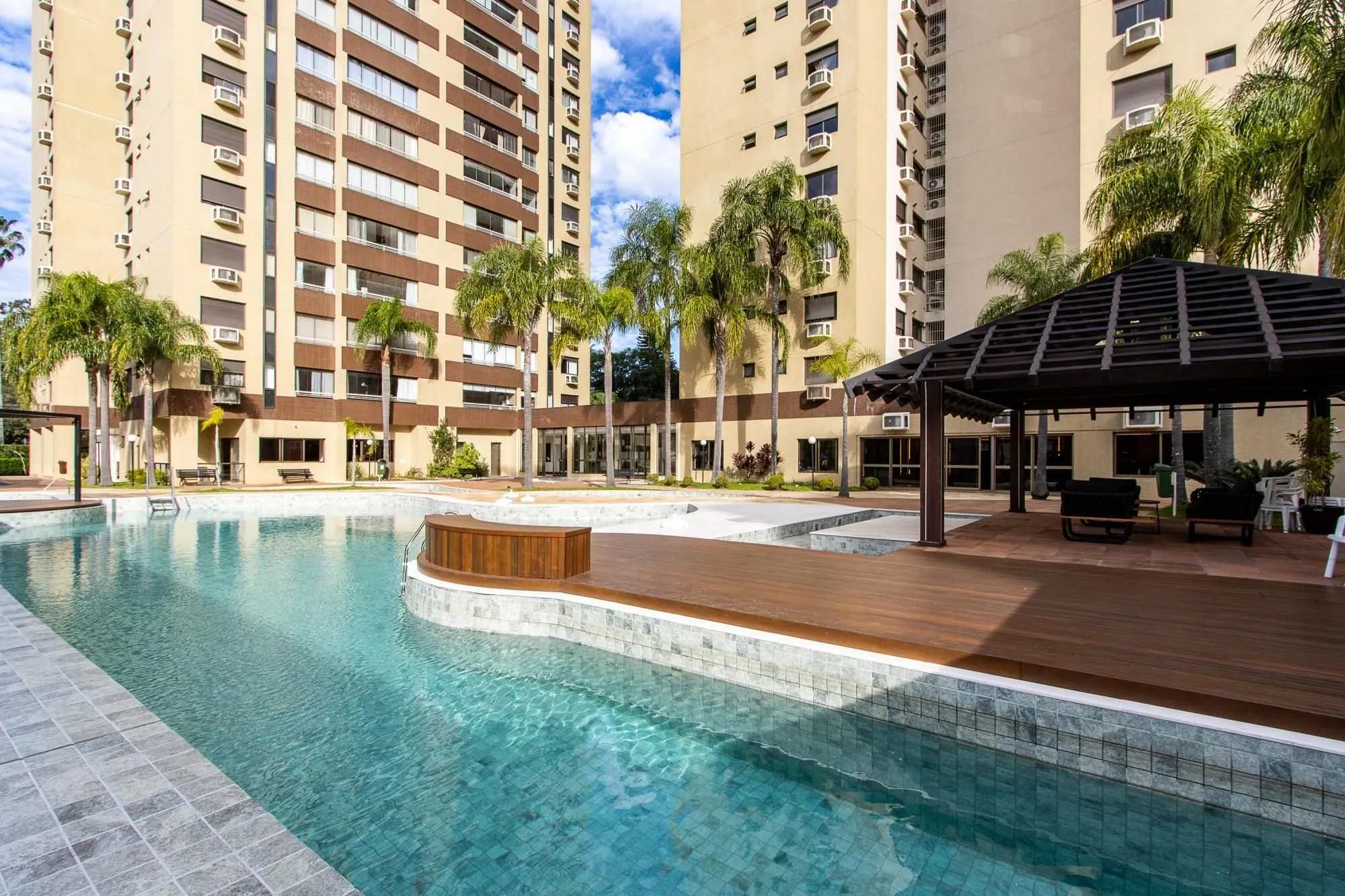 Imagem Apartamento 3 quartos, 139,64m² privativos, 2 vagas - Bairro Menino Deus