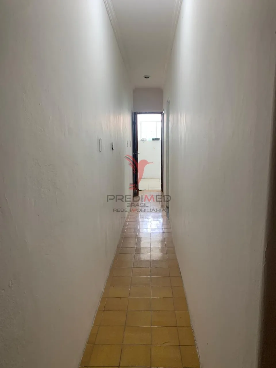 Imagem Vendemos casa de 5 Quartos , 2 Vagas de Garagem,, Quintal,próximo ao metrô em interlagos