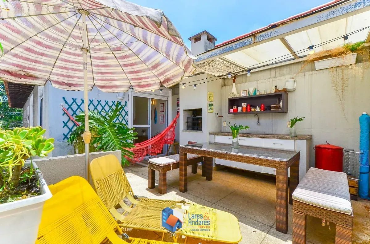 Foto do imóvel Sobrado para venda em Jardim das Vertentes com 3 quartos, sendo 1 suíte, 160m² em Rua Benedito Branco de Abreu