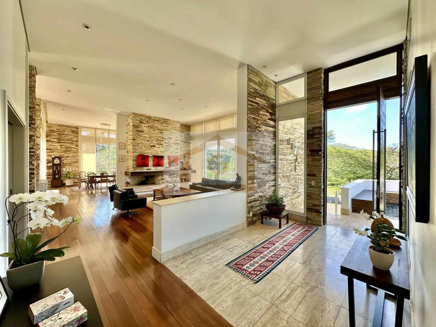 Imagem 4suítes Linda casa TÉRREA, vista 180°. Piscina, gourmet, 3 lareiras, 10 vagas cobertas