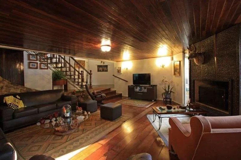 Imagem Casa para Venda em São Paulo, Alto de Pinheiros, 4 dormitórios, 2 suítes, 3 banheiros, 6 vagas