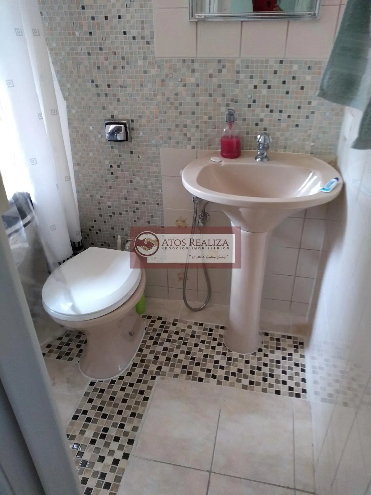 Imagem Vendo Oportunidade em Interlagos região da Cidade Dutra. Sobrado 3 Dormitórios com Armários, Suíte, Cozinha com Armários, 2 vagas, Área 250m2, Área Gourmet com Churrasqueira coberta, valor R$ 630 mil para venda.