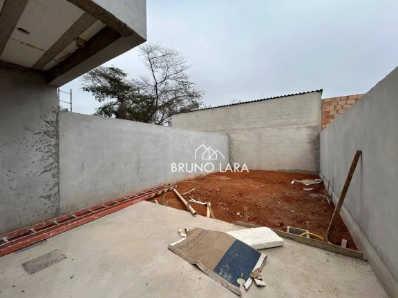 Imagem Casa à Venda em Betim, no Bairro Tiradentes