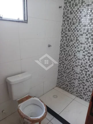 Imagem Casa na pedra de guaratiba com sala e 2 quartos, quintal e garagem