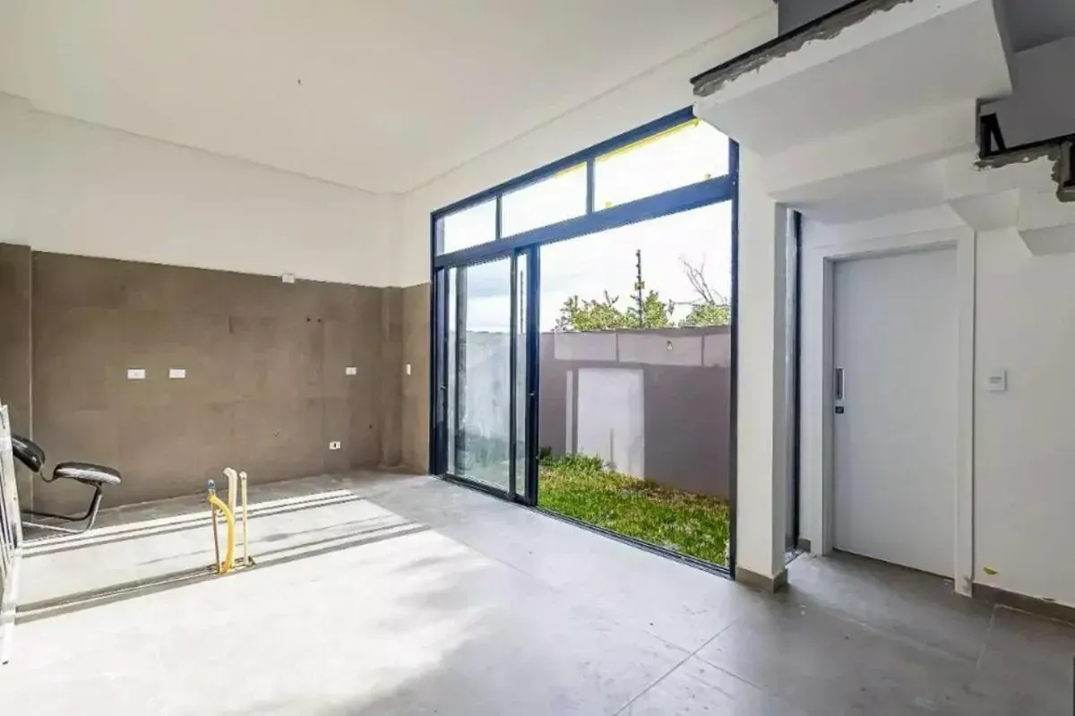 Imagem Sobrado com 3 Quartos à Venda, 130 m² em Pilarzinho - Curitiba