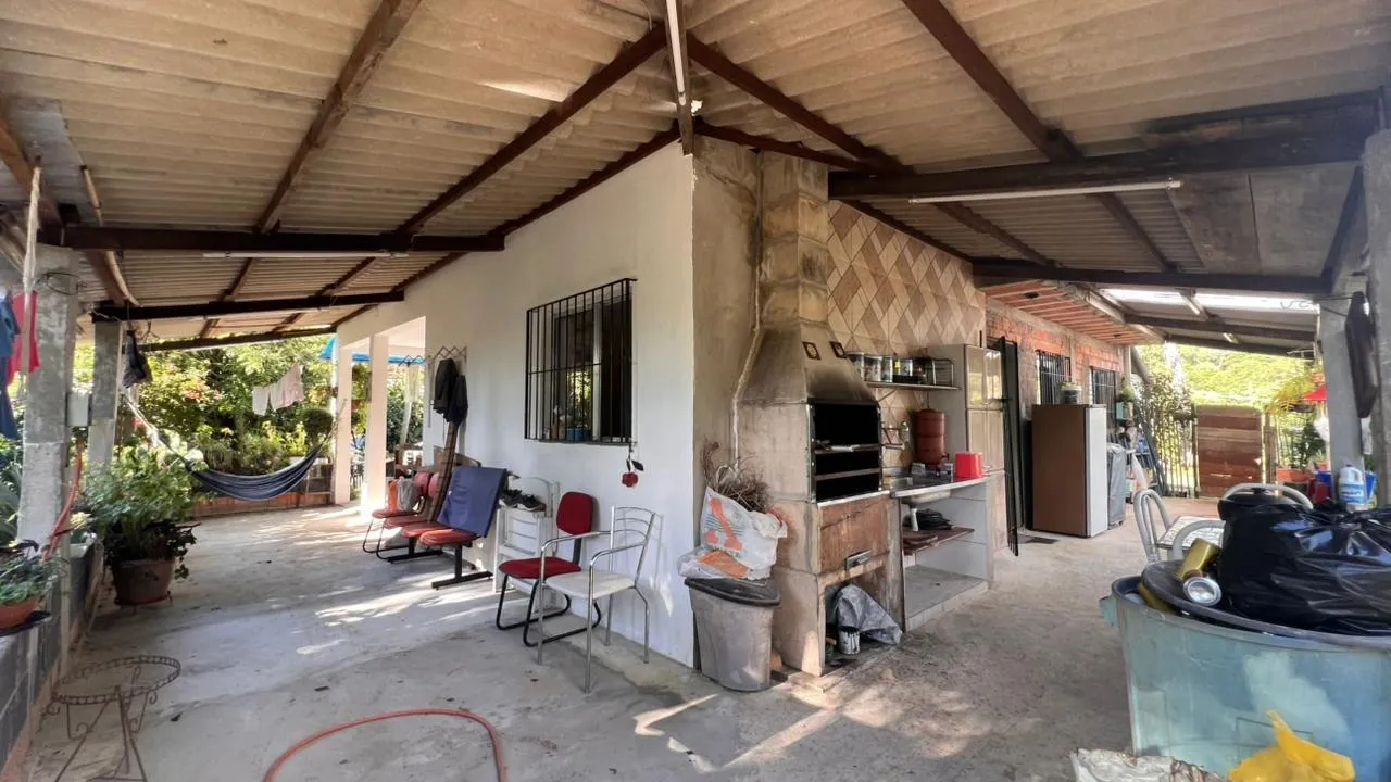 Imagem Casa térrea avarandada porteira fechada em terreno de 980 m² à 500mts da Represa de Itupararanga
