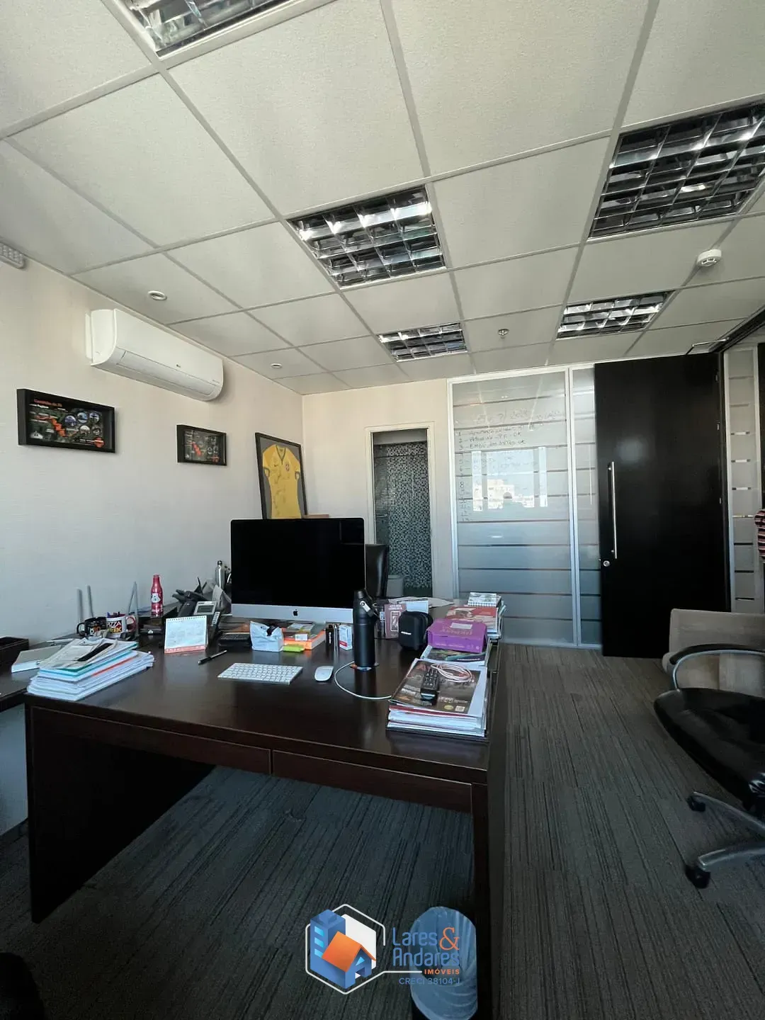 Imagem Conjunto comercial para venda em Jardim Caboré, 123m²
