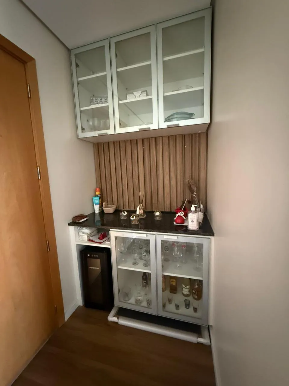Imagem Apartamento c/ suíte e móveis sob medida à venda no Partenon.