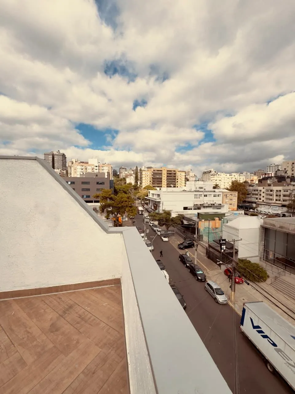 Imagem EXCELENTE SALA COMERCIAL REFORMADA COM TERRAÇO - MONT SERRRAT | PORTO ALEGRE
