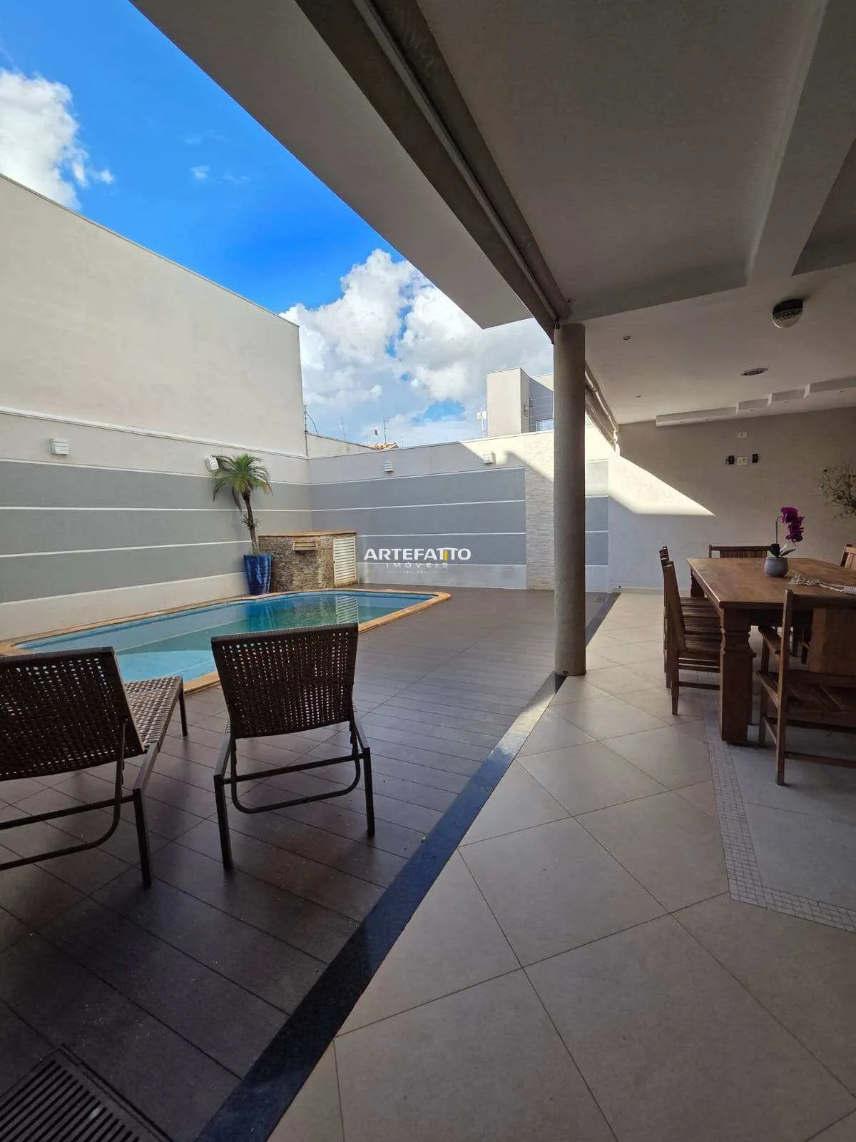 Imagem Sobrado à venda em Franca, Jardim Piratininga, com 4 quartos, 340m2