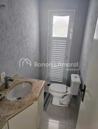 Imagem A casa conta com 3 dormitórios, sendo 1 suíte espaçosa, além de banheiro social e lavabo. As sal...