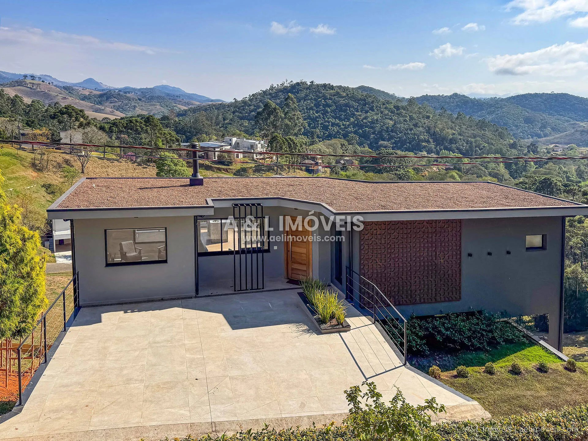 Imagem Casa 355,00 m² | 3 suítes | Vista Pedra do Baú | Santo Antônio do Pinhal