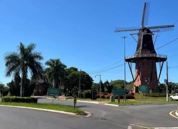 Imagem ?? VENDE-SE TERRENO NO CENTRO DE HOLAMBRA - SP