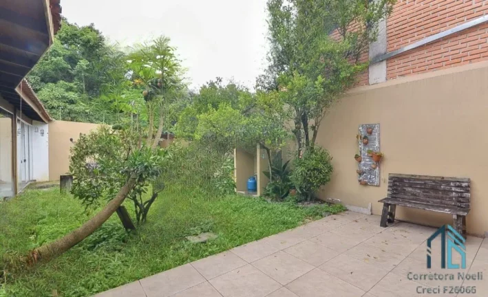 Imagem Casa c/ edícula, residencial/comercial, 03 quartos c/suítes, 10 vagas, no Mossungue em Curitiba - PR