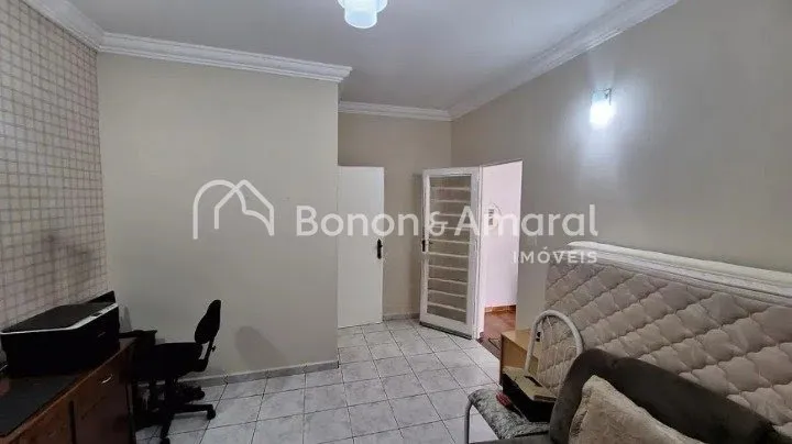 Imagem Casa à venda no Parque Taquaral com 4 quartos e 2 banheiros