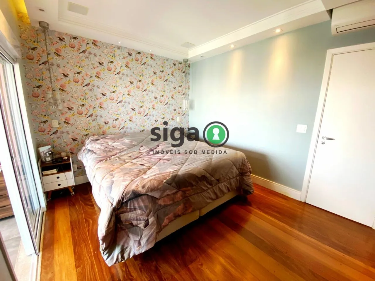 Imagem Cobertura Cinematográfica Tatuapé 225 m² 03 Suítes - 05 Vagas + Depósito Mobiliada aceita permuta
