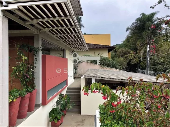 Imagem Casa à venda na Granja Viana com 3 dormitórios e suíte: moderna e integrada