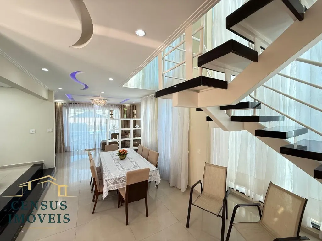 Foto do imóvel: Casa em Condomínio em Vinhedo-SP: 4 Quartos, 2 Suítes, 3 Salas, 4 Banheiros, 4 Vagas - Imperdível! em Condomínio Terras de São Francisco