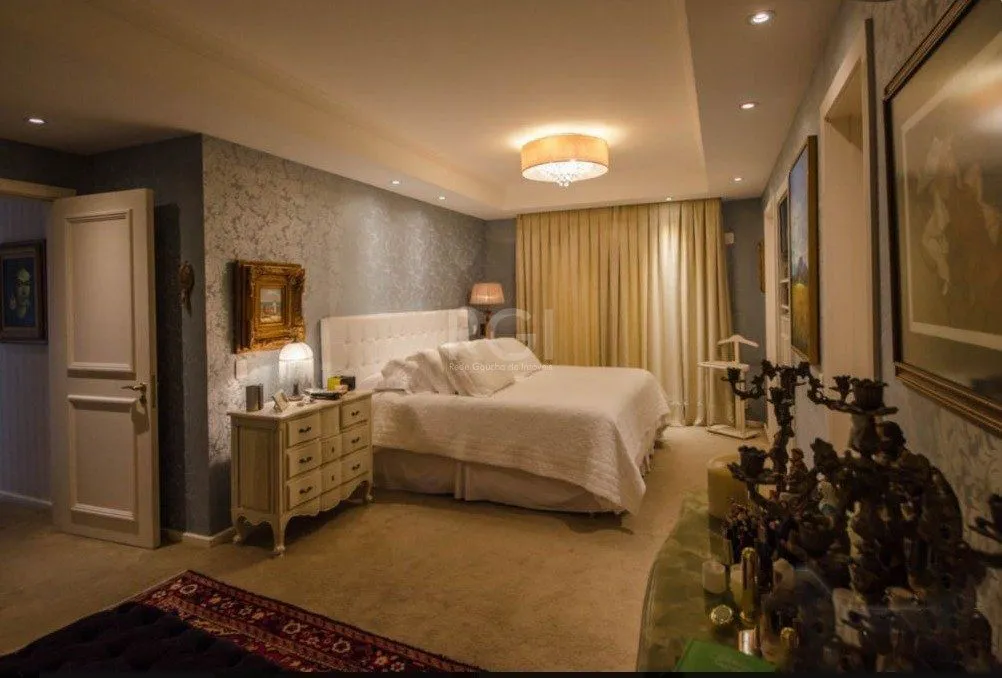 Imagem Apartamento a venda semi mobiliado 3 suítes no Moinhos de Vento