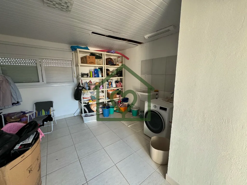 Imagem CASA I 3 DORMITÓRIOS I 1 SUÍTE I SEMI MOBILIADA I 2 VAGAS I HÍPICA I ZONA SUL 
 
ABRIANOS vende m...