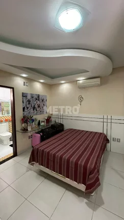 Imagem Casa ampla, com 400m de área construída, 3 4, sendo 01 suíte, 01 escritório, no