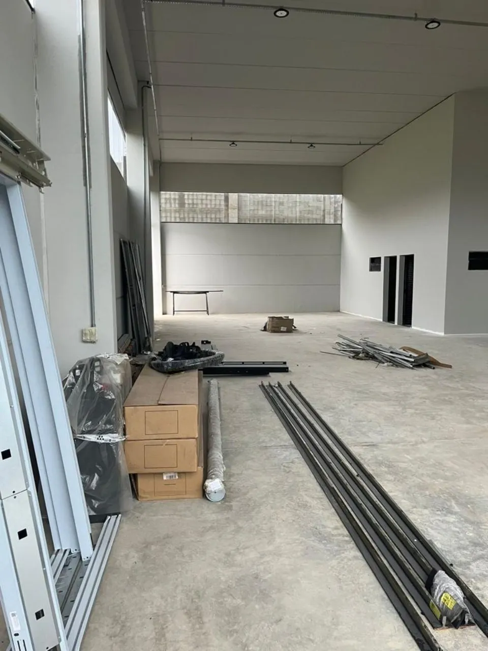 Imagem Barracão Industrial de 954m² em Alphaville Nova Esplanada - Votorantim-SP: Venda ou Locação.
