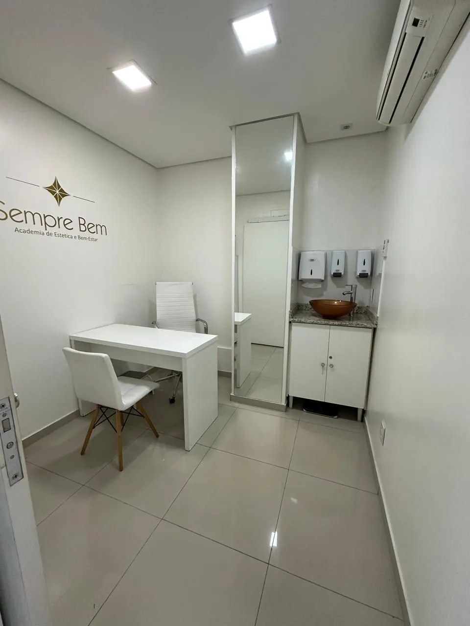 Imagem sala comercial completa