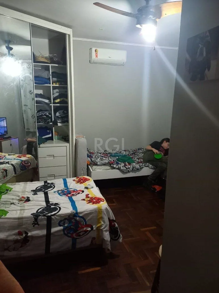 Imagem Casa para Venda - 256.44m², 4 dormitórios, sendo 1 suites, 4 vagas - Cavalhada