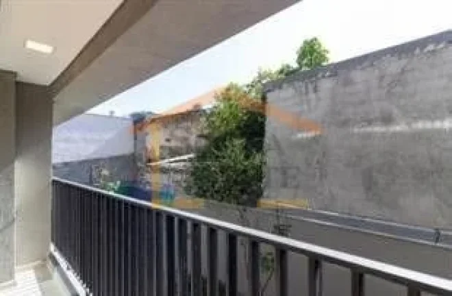 Imagem Apartamento de 28m² com 1 dormitório, banheiro, sala e cozinha integradas, varanda com vista e sol...