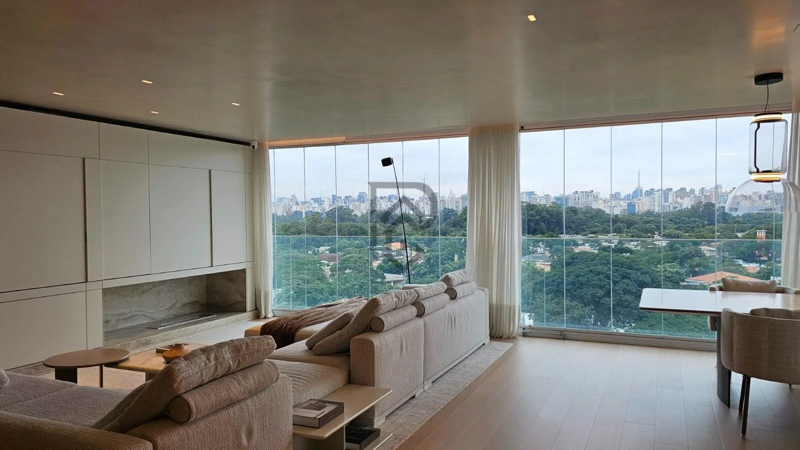 Imagem Apartamento Condomínio Oscar Ibirapuera, andar alto vista livre