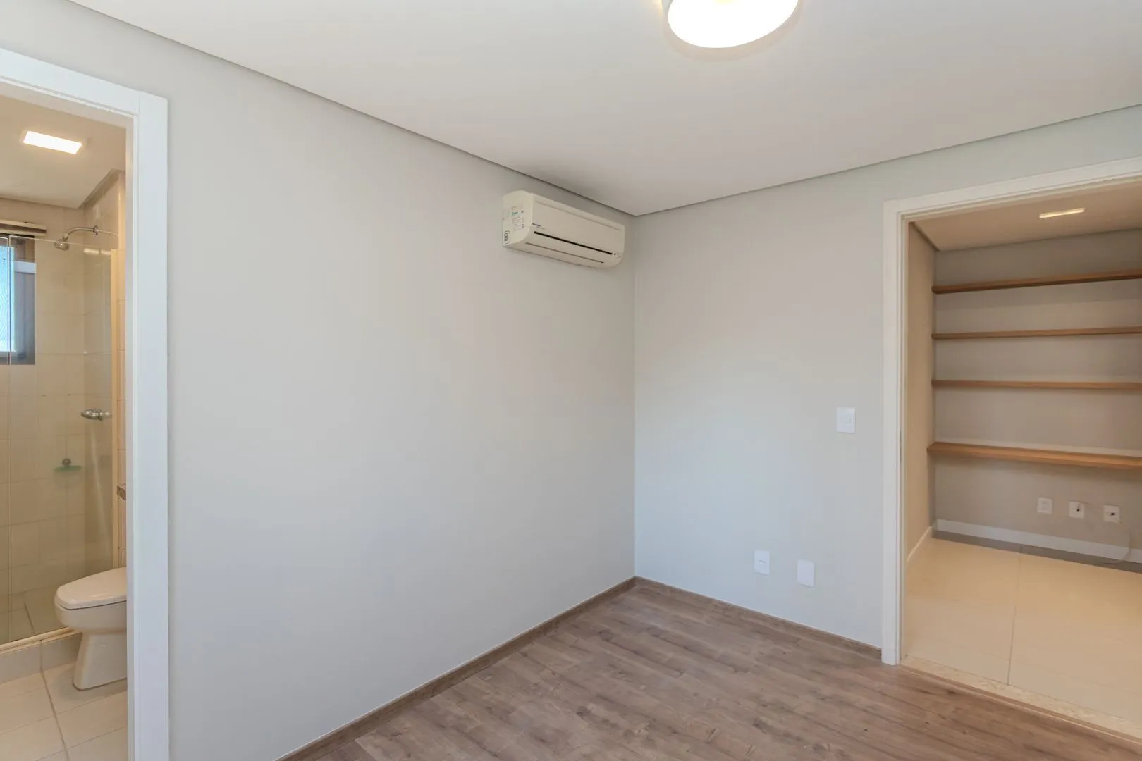 Imagem Apartamento no bairro Mont Serrat de 2 suítes e 2 vagas DESOCUPADO