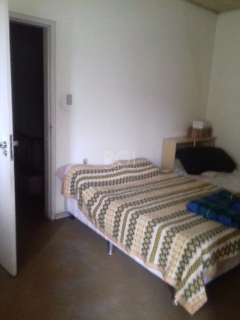 Imagem terreno localizado no bairro Menino Deus, podendo ser construído prédio comercial, localização privilegiada.