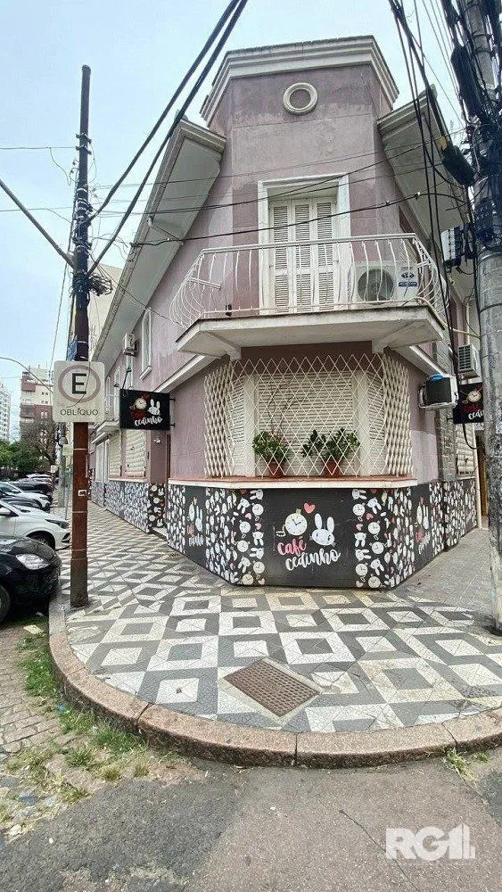 Imagem CASA A VENDA, AMPLA NA COMENDADOR BATISTA!
