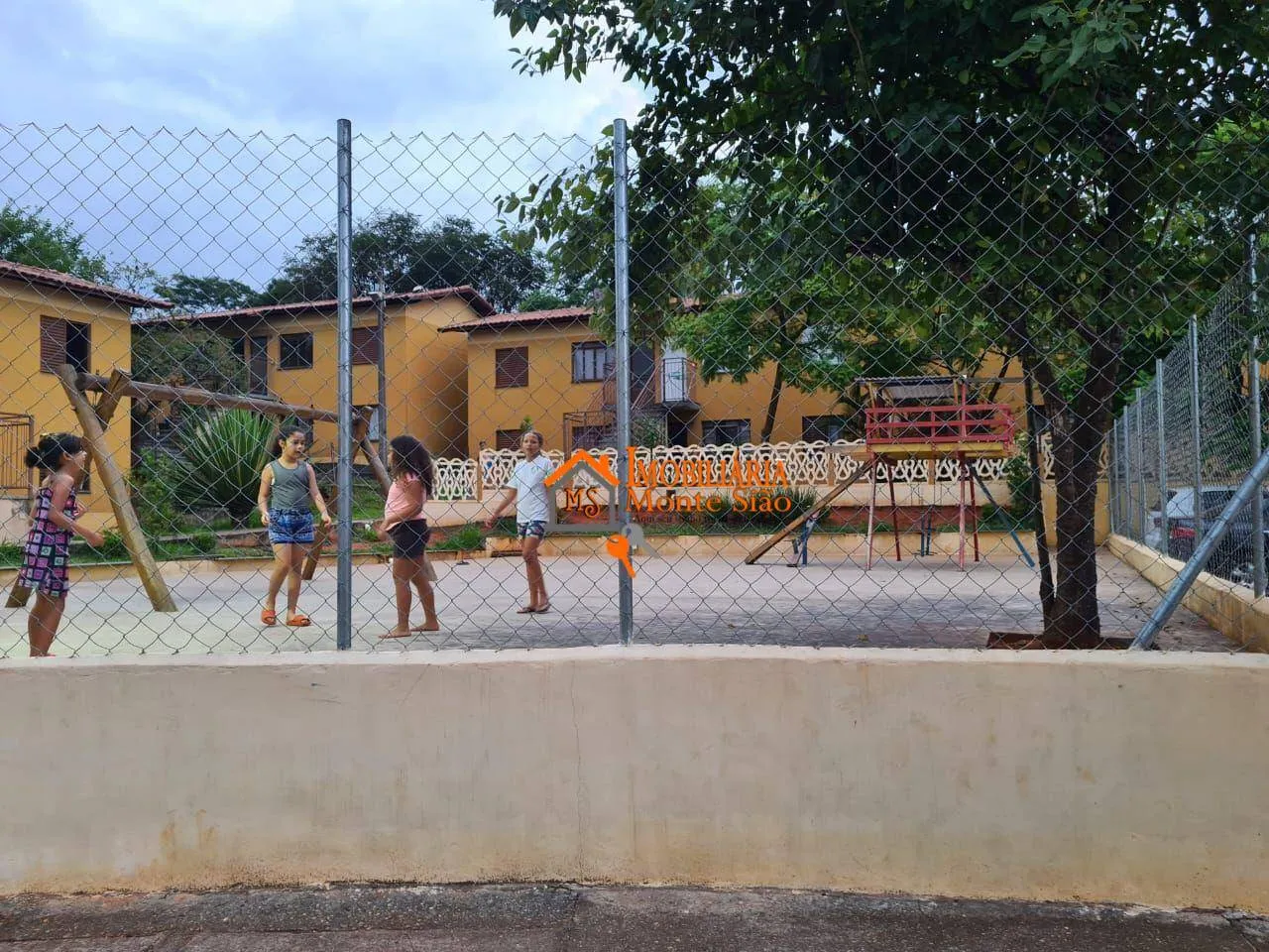 Imagem Casa Térrea em Condomínio Fechado | 2 Dorms | 1 Vaga | Segurança 24h - Urupês