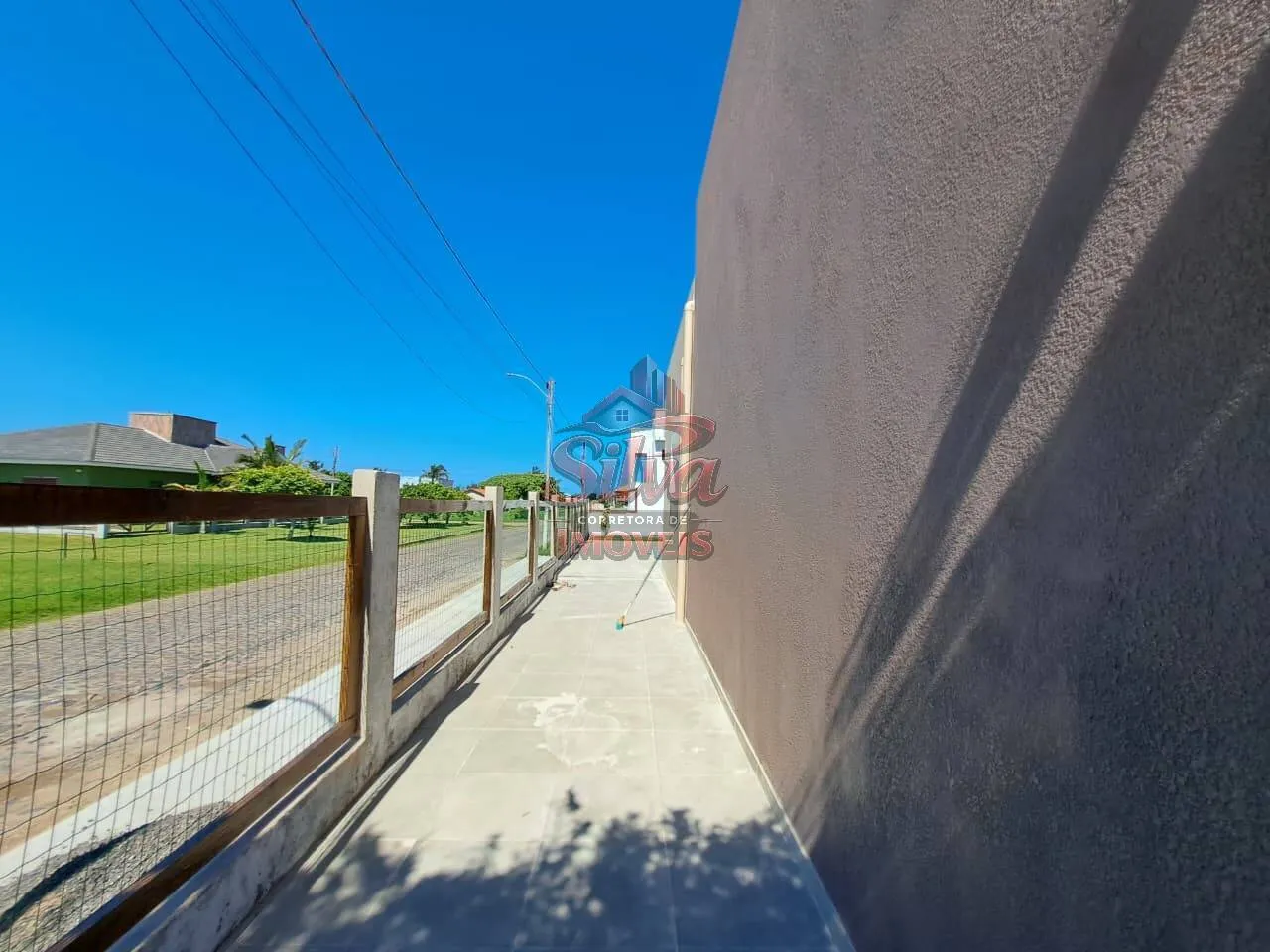 Imagem C1148 | Casa 3 dormitórios com piscina em esquina