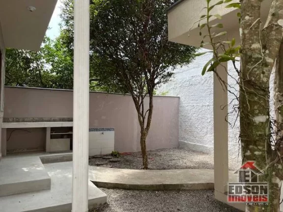 Imagem Casa de 2 Quartos, 1 Suíte em Itaipuaçu