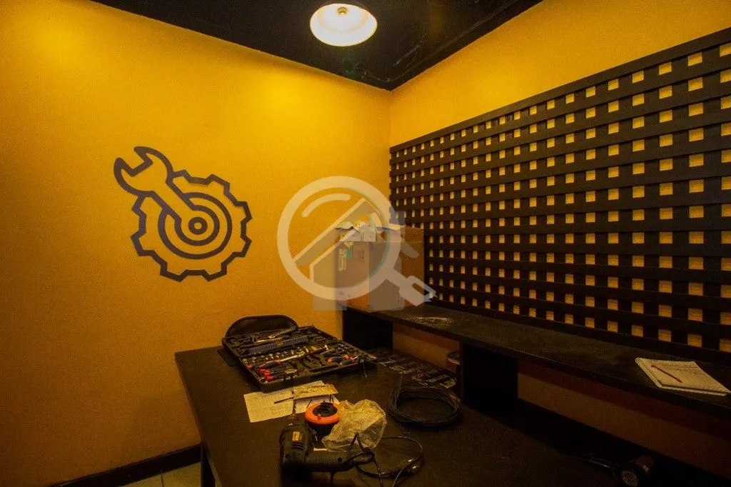 Imagem Studio mobiliado, com dormitório e espaço de convivência conjugados e banheiro social. Localiza-s...
