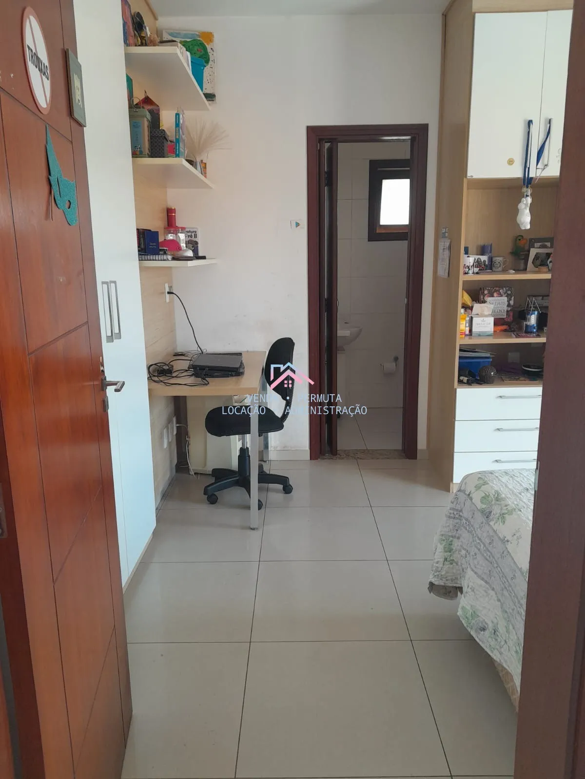 Imagem Casa em Alto Padrão Vista Verde Bairro Caxambu - 504 m2 de área útil com 4 dormitórios - Jundiaí - S