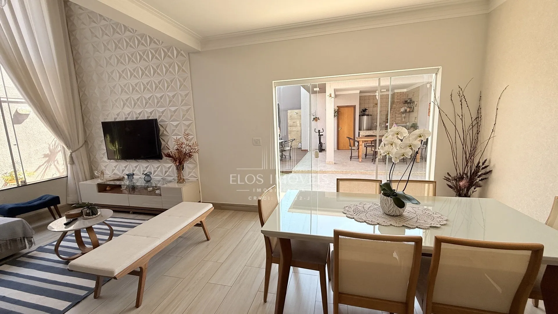 Imagem Sobrado de 3 quartos, 191m² no bairro Parque Residencial Roland, em Limeira